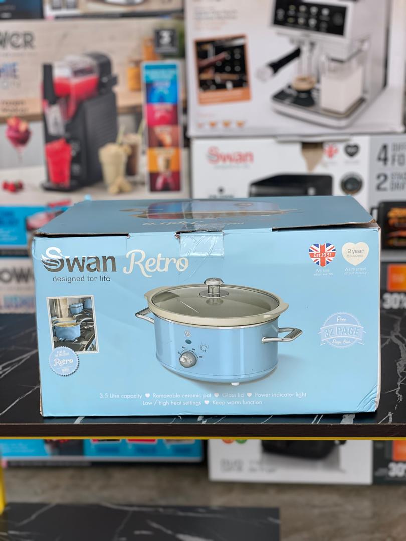 3.5L  Swan Retro Slow Cooker - Store Reject