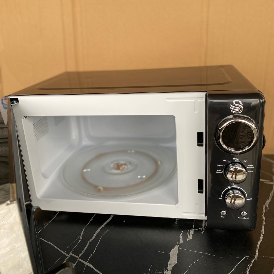 20L Swan Retro Digital Microwave - Store Reject