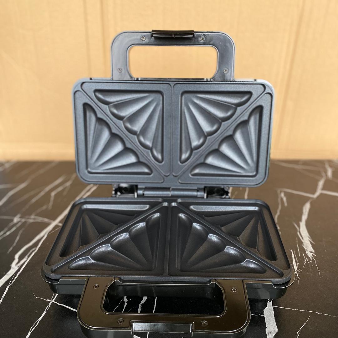 Tower 900W Deep Filled Sandwich Maker