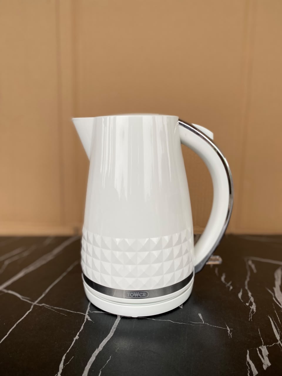 Tower Solitaire White Rapid Boil Kettle
