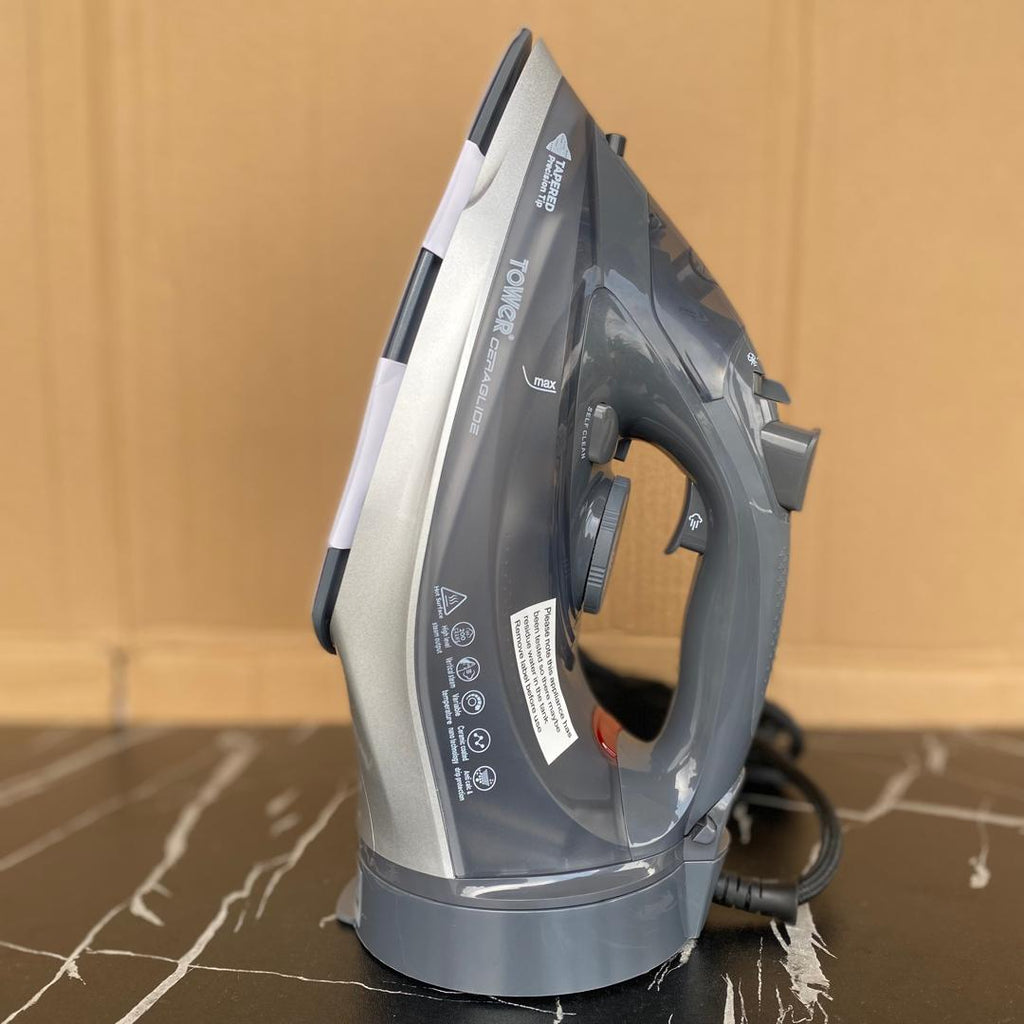 Tower Ceraglide 2800W 2-in-1 cord/cordless steam iron