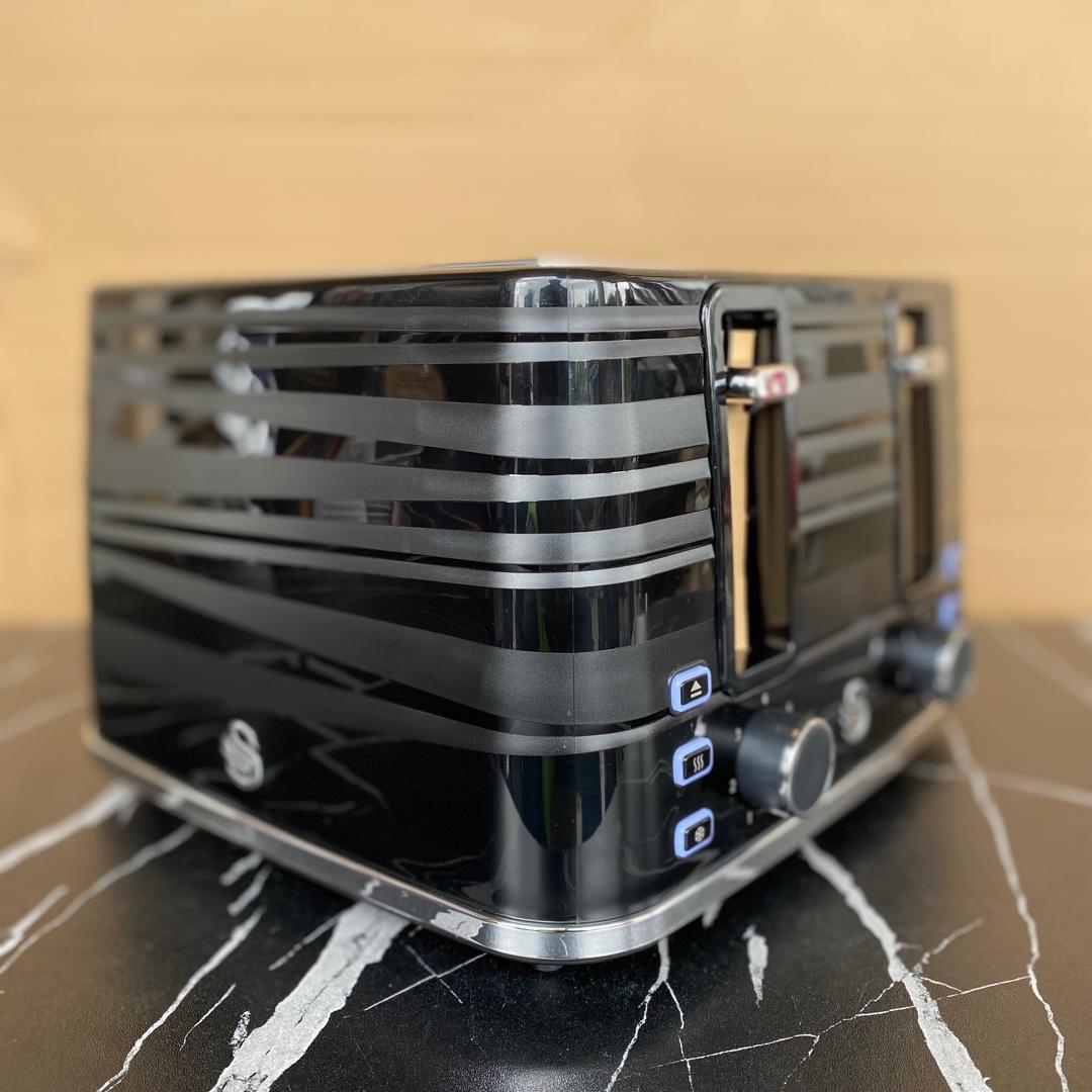 4 Slice Swan Symphony Black Toaster