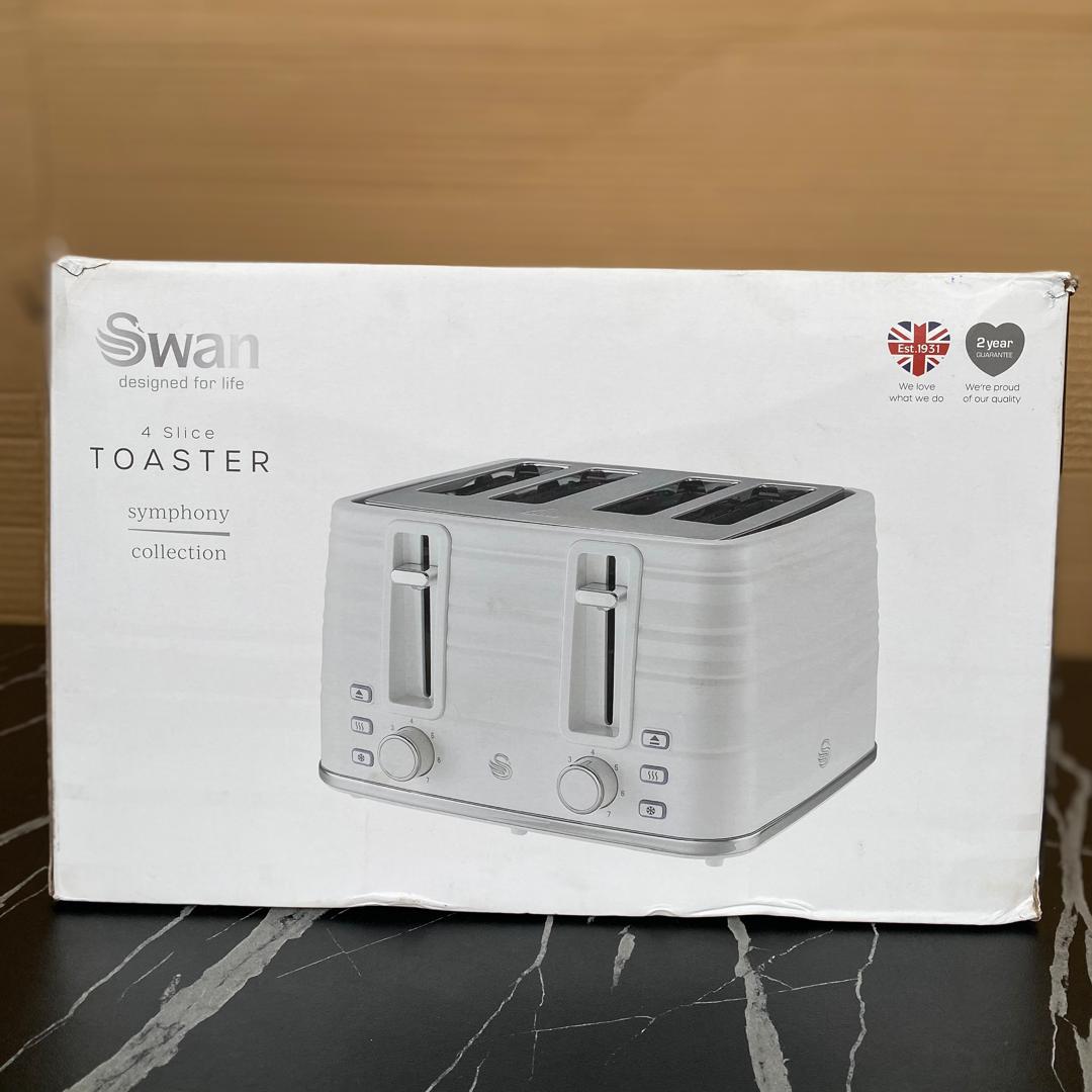 4 Slice Swan Symphony Black Toaster