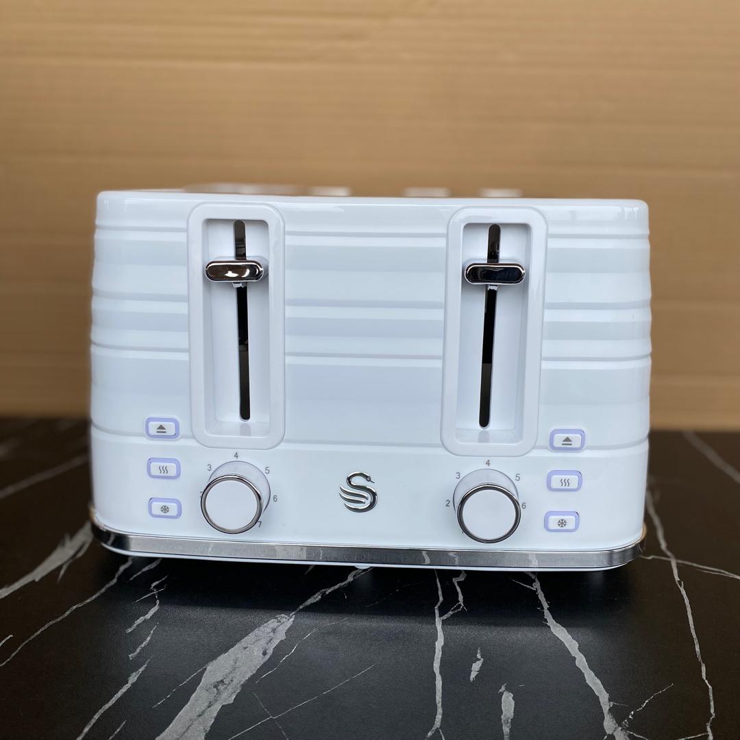 4 Slice Swan Symphony Black Toaster - STORE REJECT