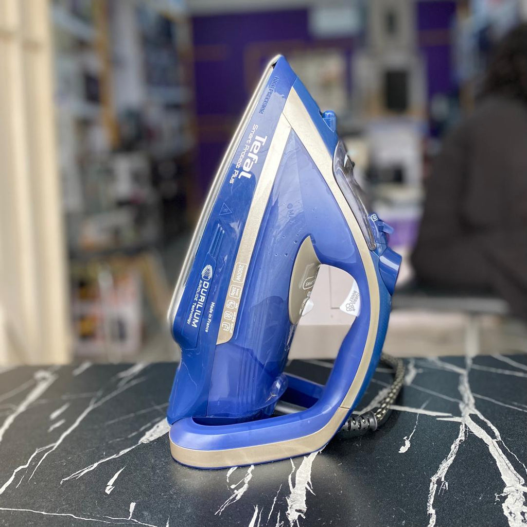 2800W Tefal Smart Protect Plus Steam Iron - PRE-OWNED