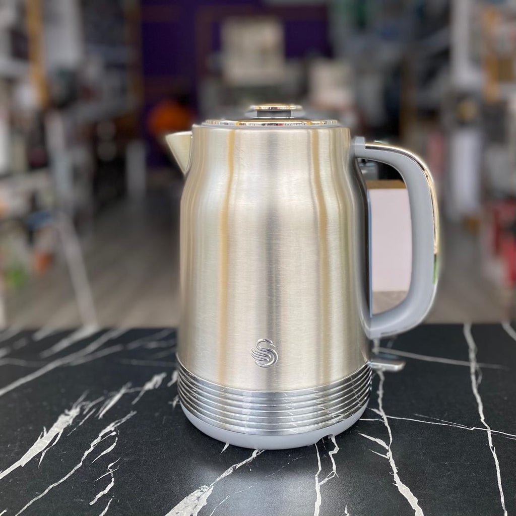 1.7L Swan Retro Jug Kettle - PRE-OWNED