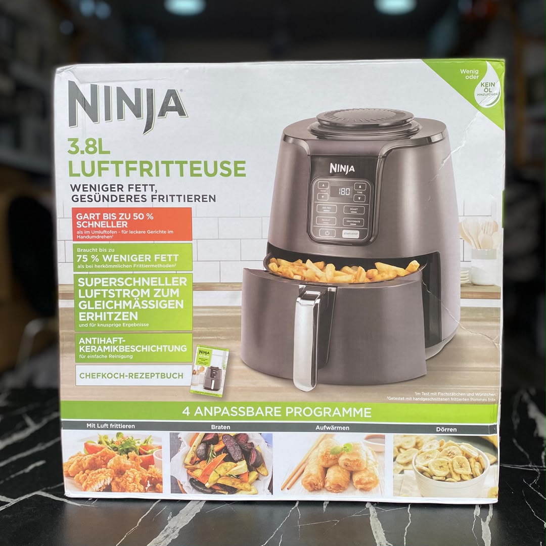 3.8L Ninja Air Fryer AF100 - NEW