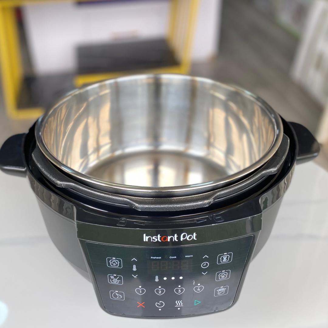 Instant Pot XL 7.1L 7-in-1 Multi-Cooker - PRE- OWNED