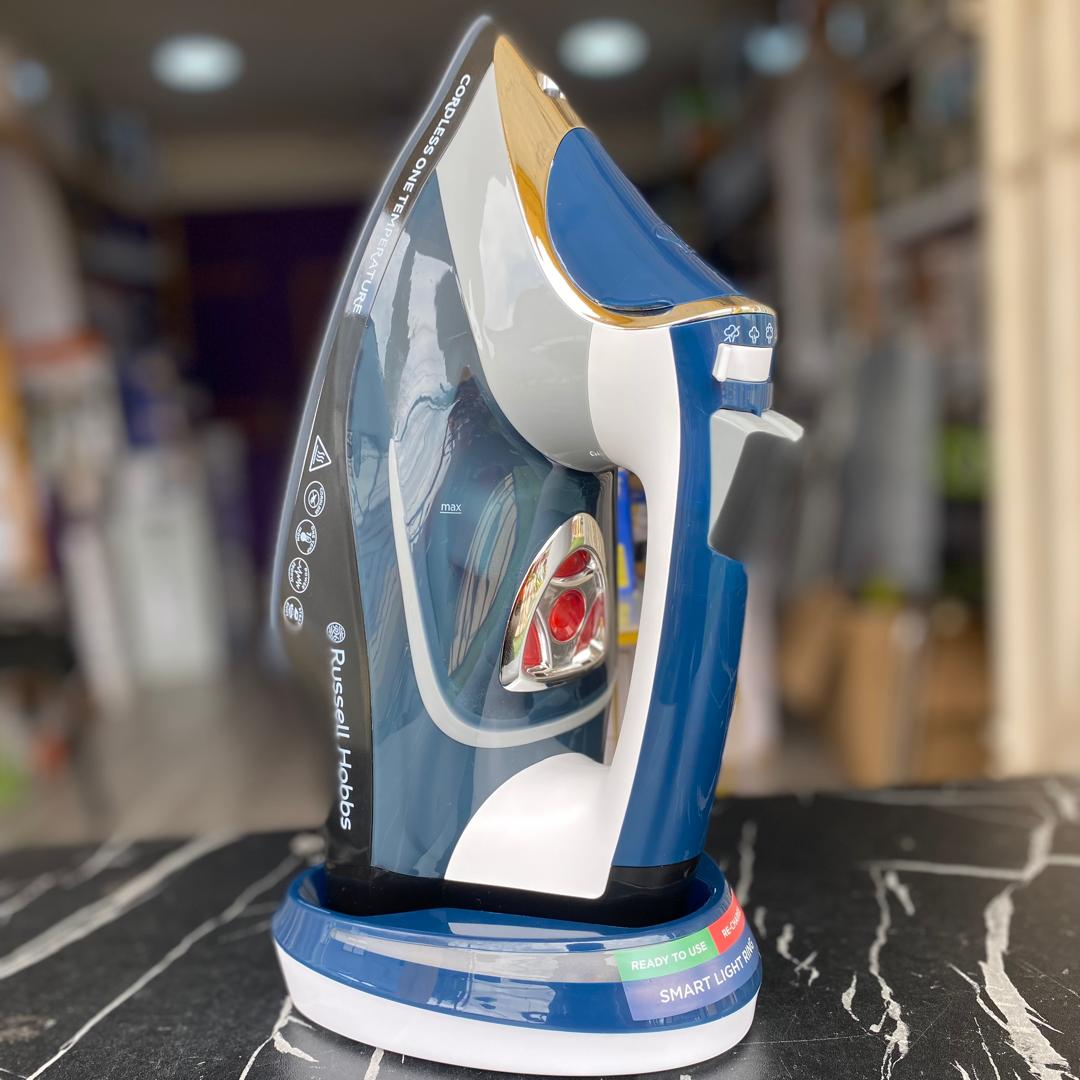 Russell Hobbs Cordless One Temperature Steam Iron - STORE REJECT