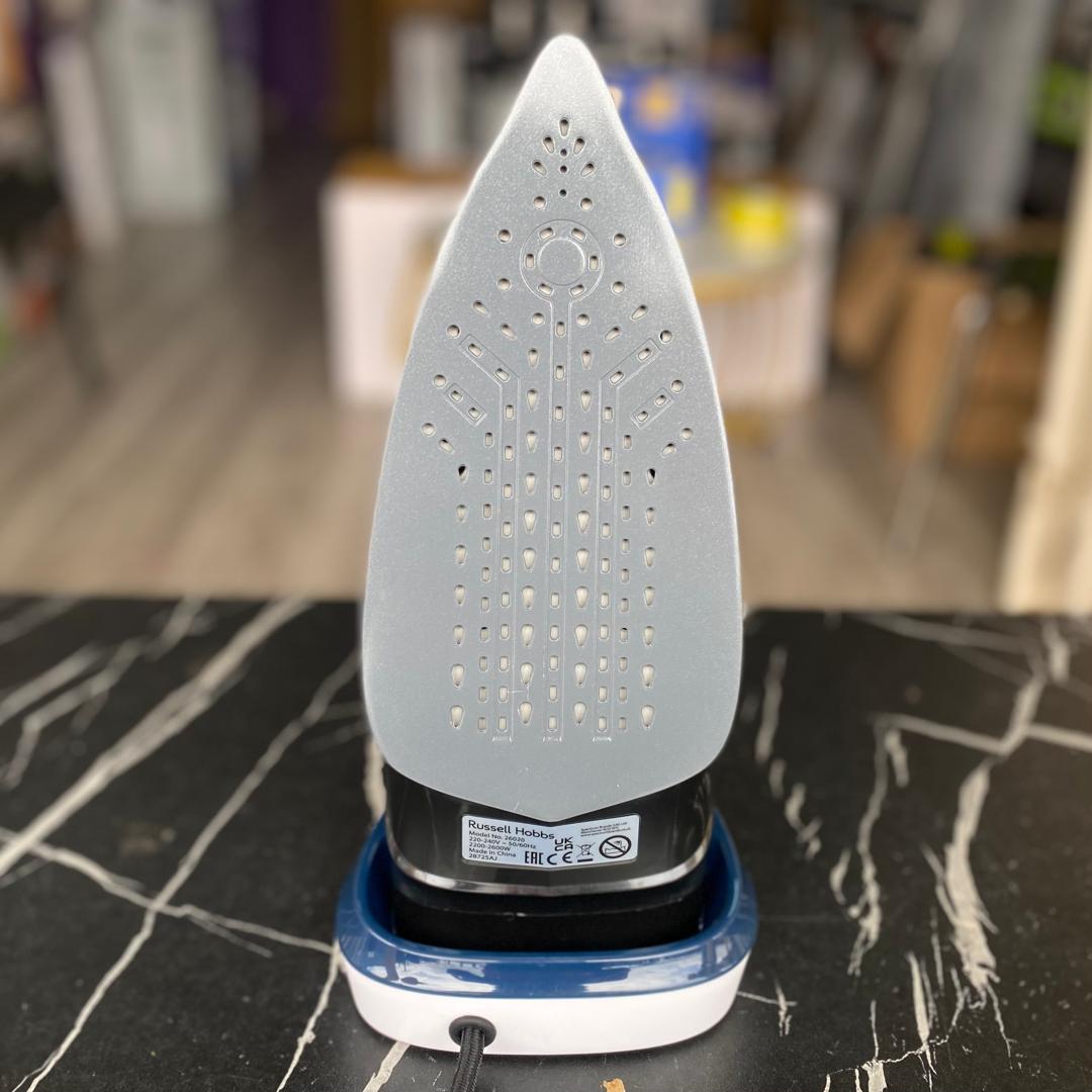 Russell Hobbs Cordless One Temperature Steam Iron - STORE REJECT