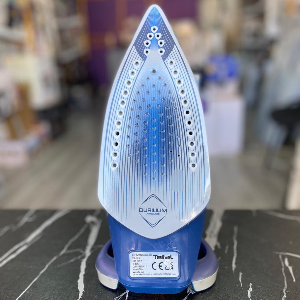 Tefal Ultragliss Plus Anti-Calc Steam Iron - STORE REJECT