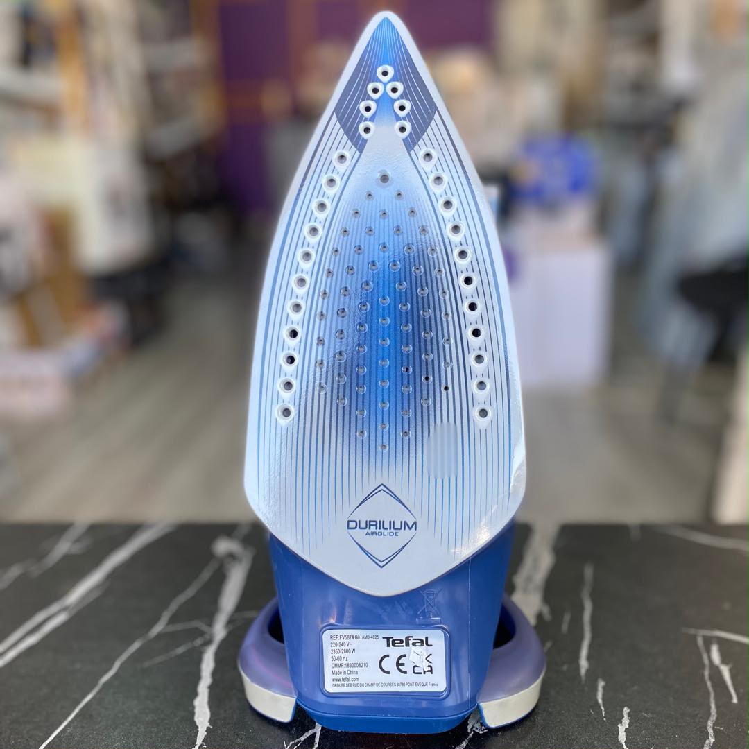 Tefal Ultragliss Plus Anti-Calc Steam Iron - STORE REJECT