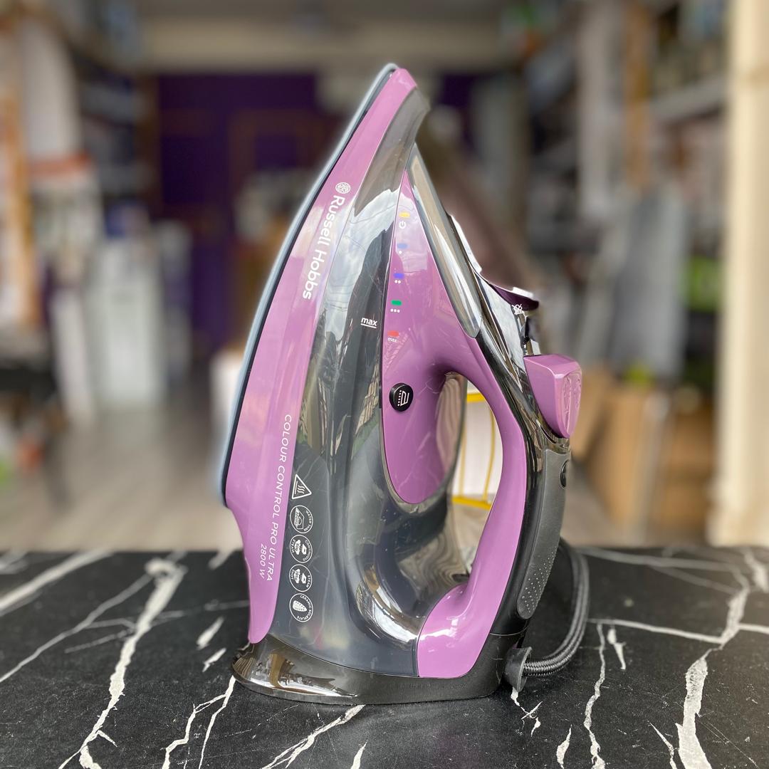 Russell Hobbs Colour Control Pro Ultra Steam Iron - PRE- OWNED